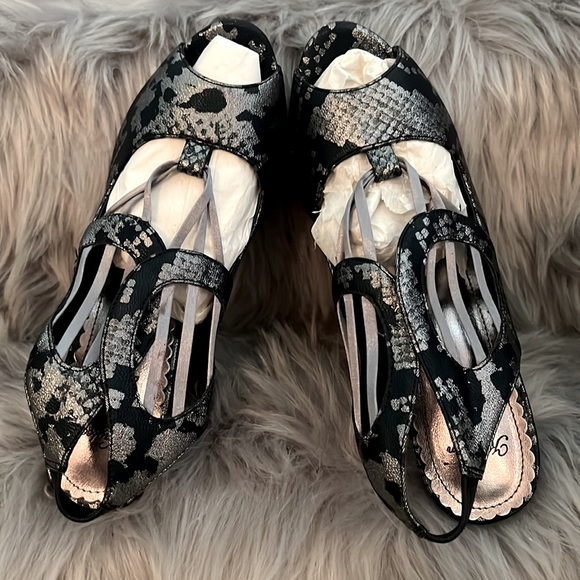 Kayleen Black & Silver snake print Victoria Heels w/ Shiny Platform Y2K size 9 - Picture 3 of 16
